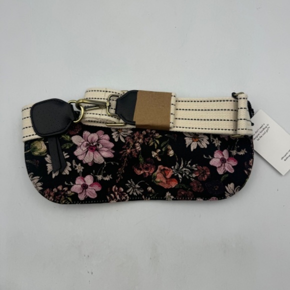 NEW Sila Canvas Waist Bag Floral Patterned - Picture 3 of 5